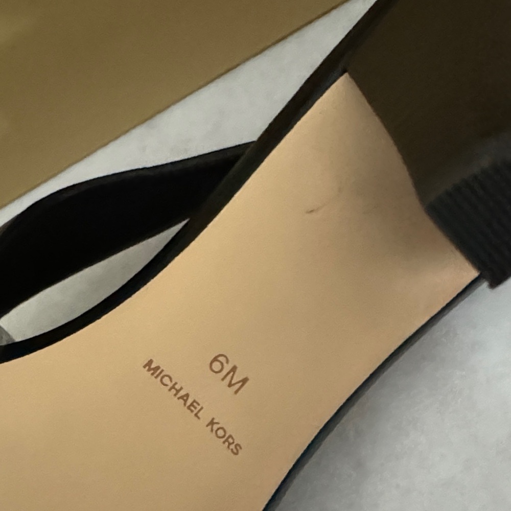 MICHAEL MICHAEL KORS
Electra Leather Slingback Pump Size 6 NEW - Picture 5 of 6